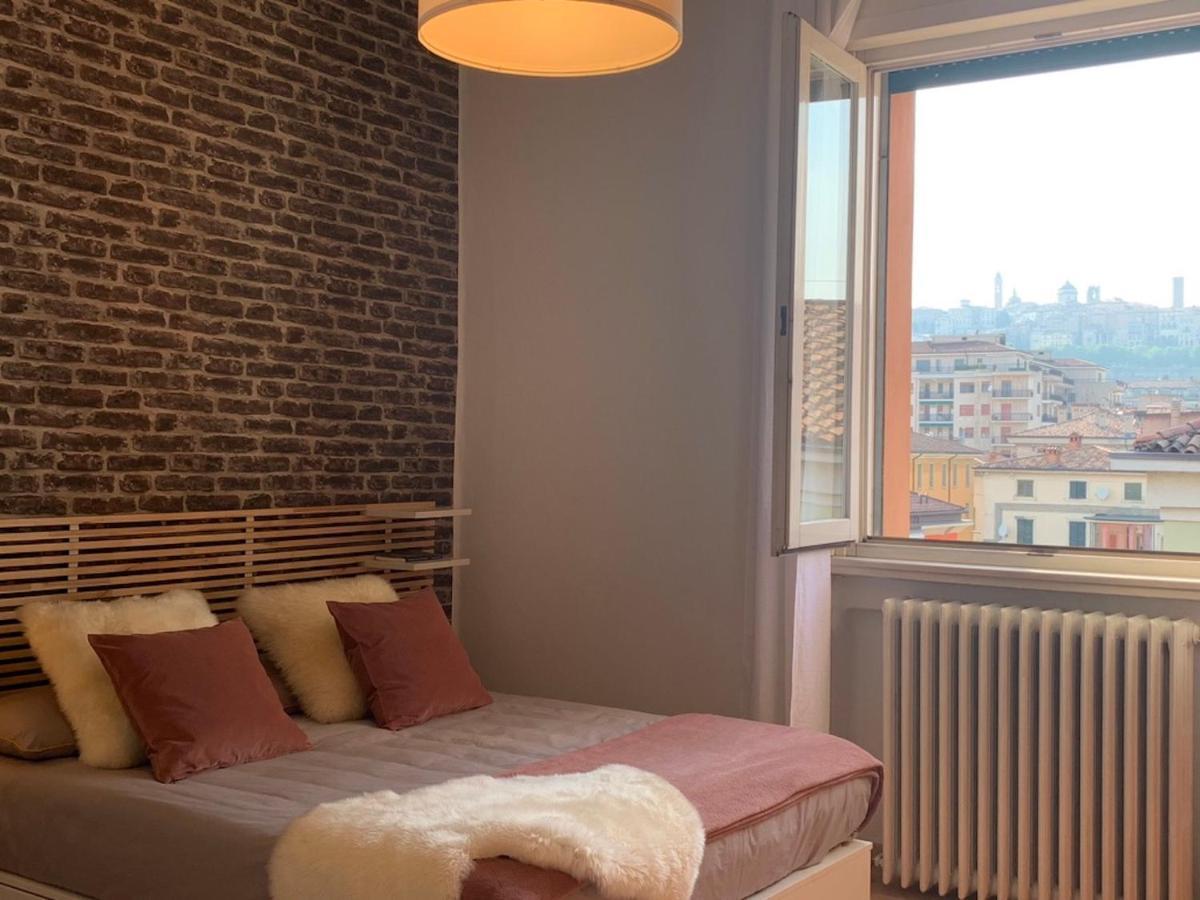 Camozzi Central Apartment Bergamo Ngoại thất bức ảnh