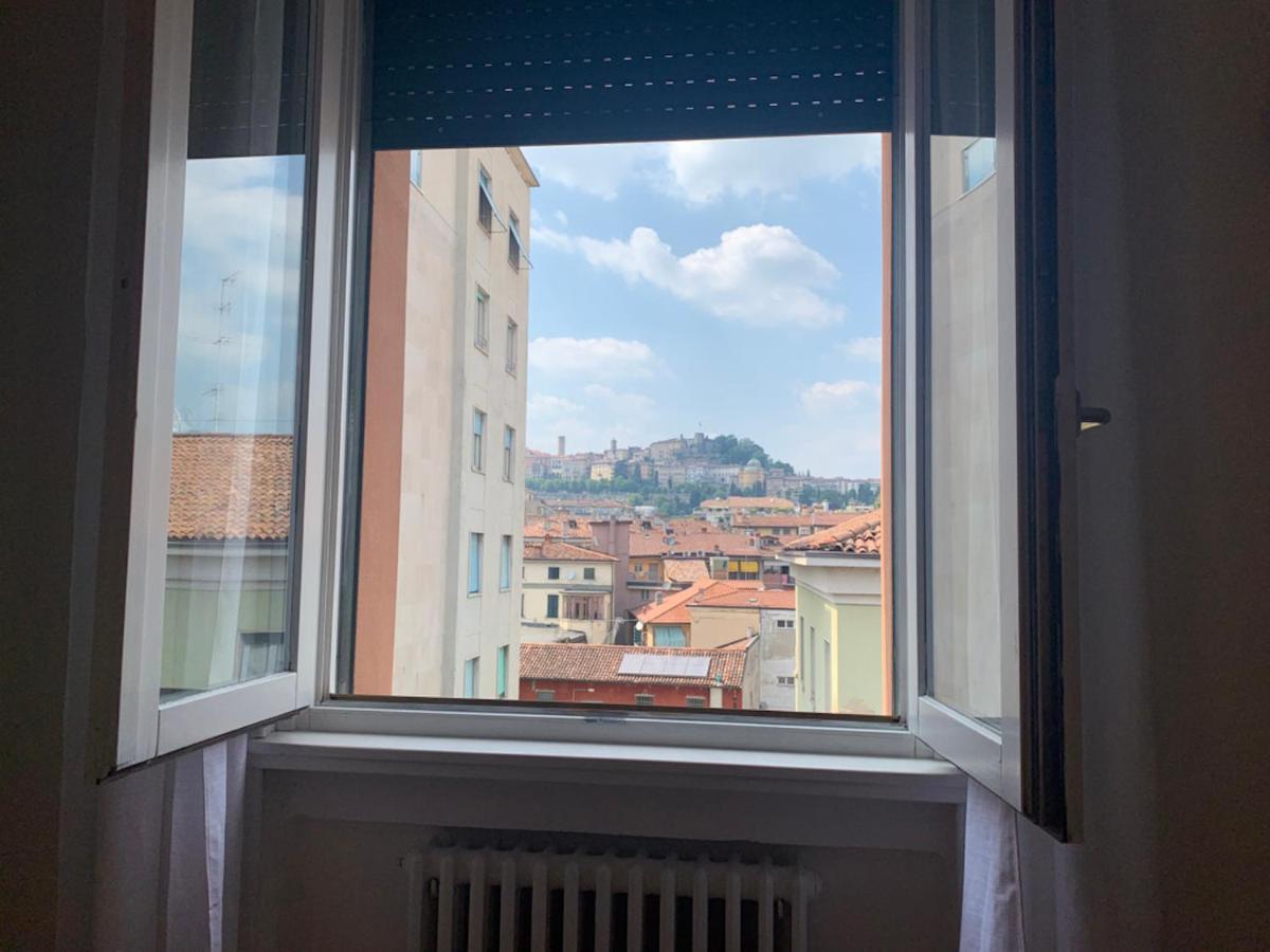 Camozzi Central Apartment Bergamo Ngoại thất bức ảnh