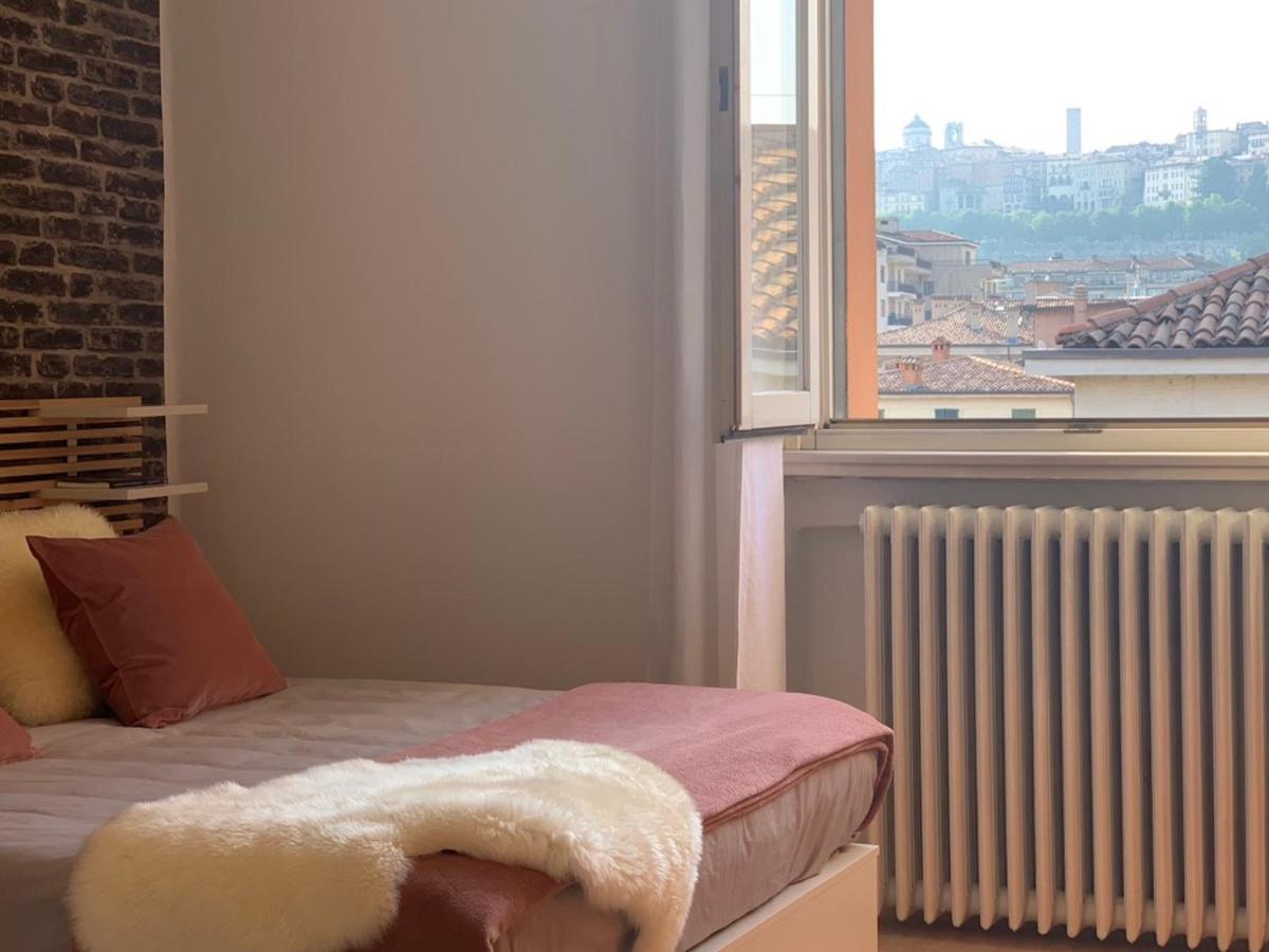 Camozzi Central Apartment Bergamo Ngoại thất bức ảnh