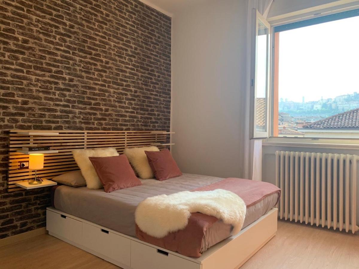 Camozzi Central Apartment Bergamo Ngoại thất bức ảnh