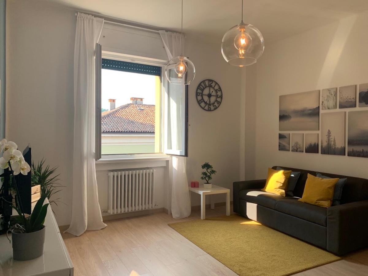 Camozzi Central Apartment Bergamo Ngoại thất bức ảnh